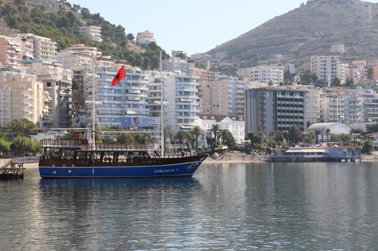 Luxury seafront apartments Saranda Extérieur photo