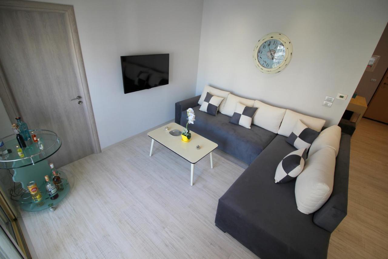 Luxury seafront apartments Saranda Extérieur photo