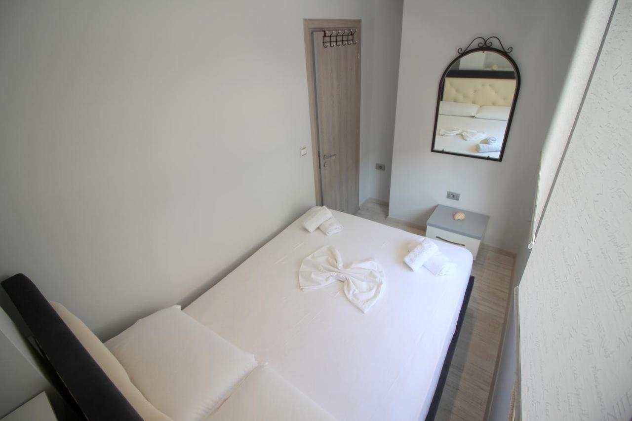 Luxury seafront apartments Saranda Extérieur photo