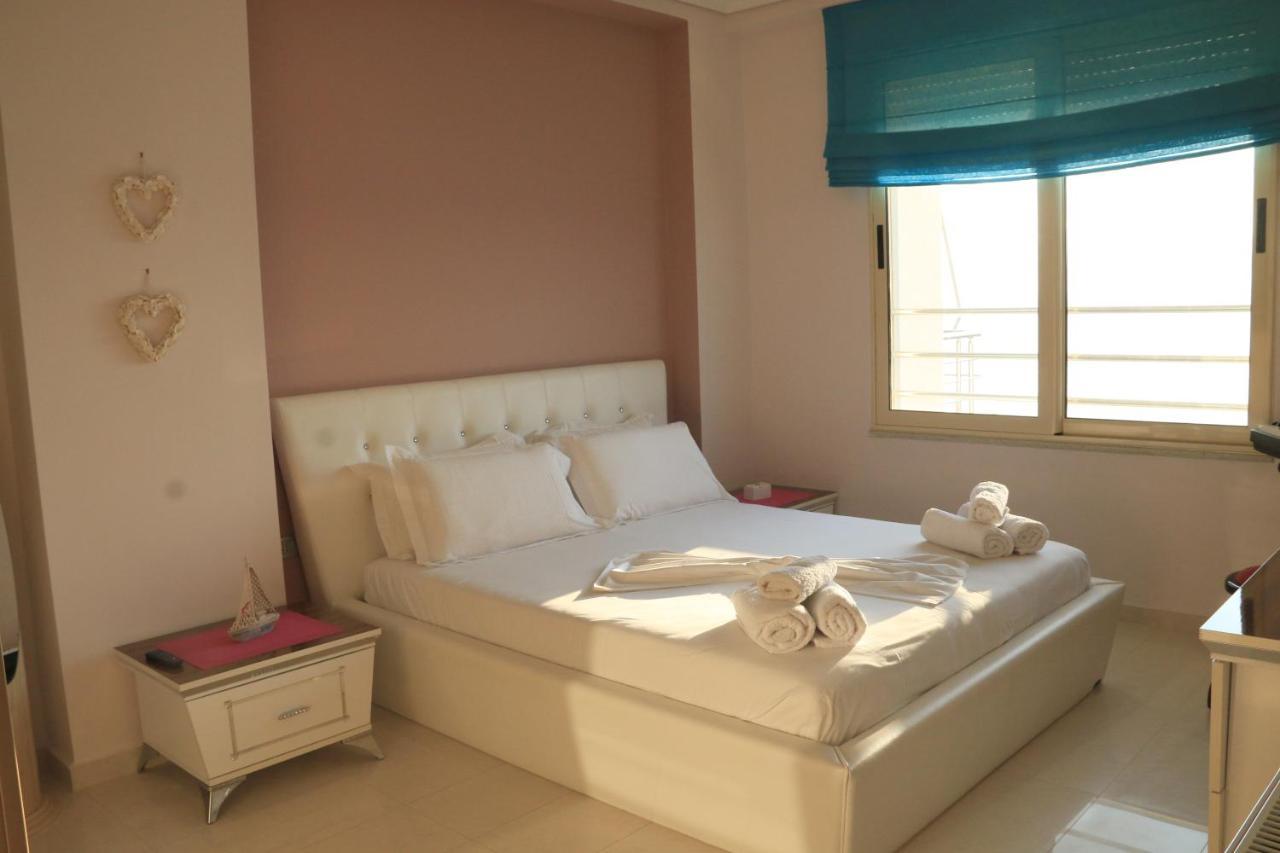 Luxury seafront apartments Saranda Extérieur photo